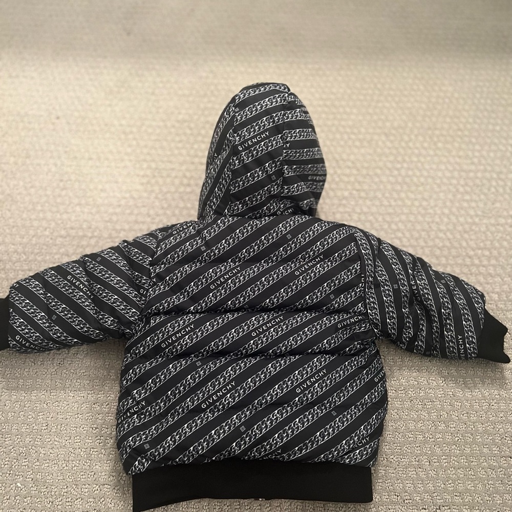 *AUTHENTIC* - Picture 4 of 5